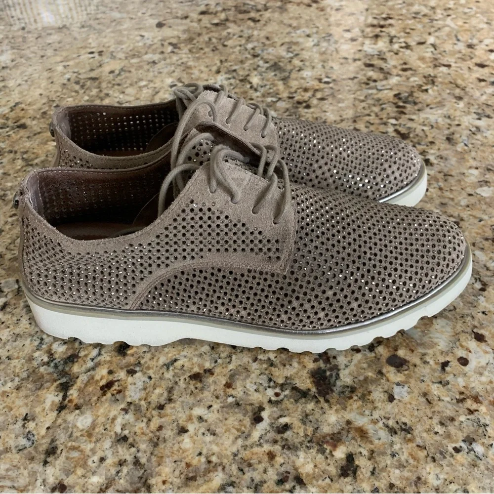 DONALD J PLINER Conni Perforated Oxfords Size 8 Rhinestone Taupe Gray